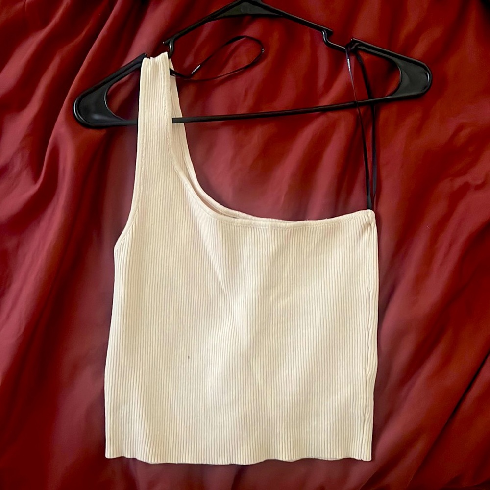 One shoulder crop top